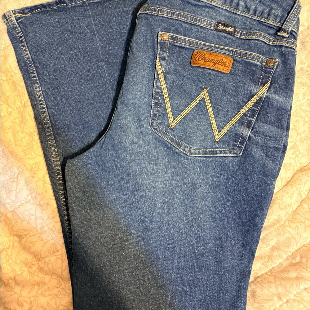 Wrangler Women's Retro Classic Blue Boot Cut Jeans